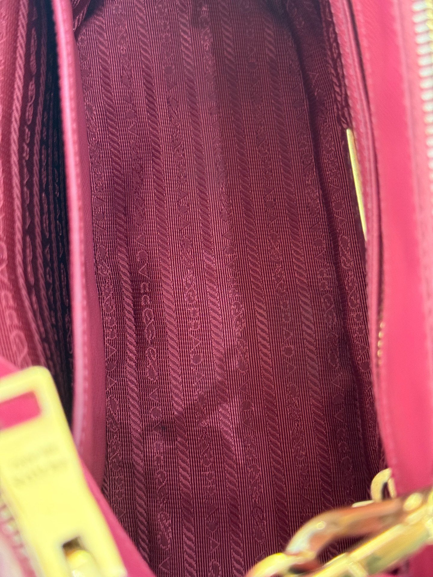 Prada - Saffiano Lux Double Zip Tote - Saffiano leather - Rose Pink with Gold-Tone Hardware - (medium)