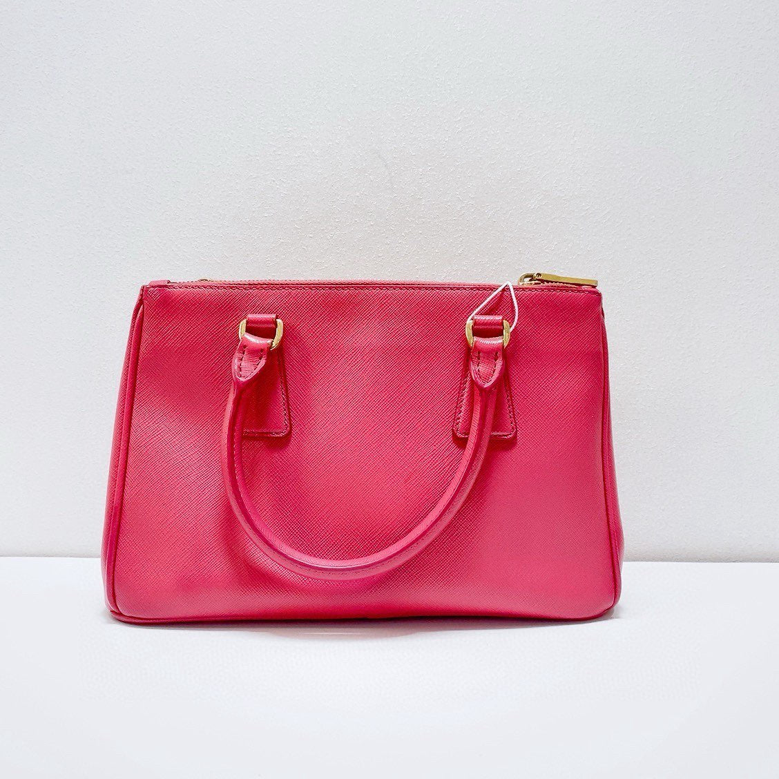 Prada - Saffiano Lux Double Zip Tote - Saffiano leather - Rose Pink with Gold-Tone Hardware - (medium)