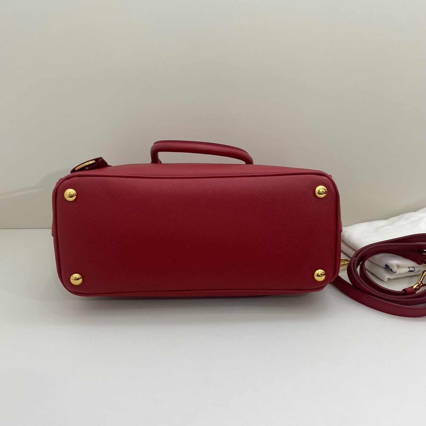 Prada - Saffiano Lux Galleria Tote - Saffiano leather - Red - (small)