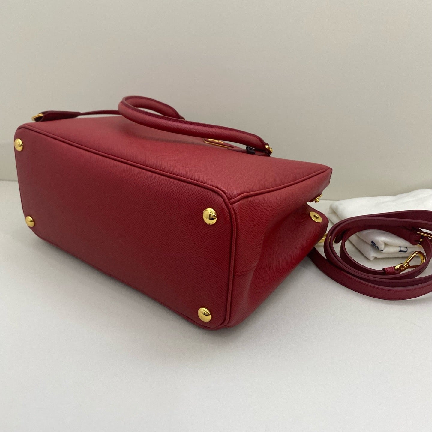 Prada - Saffiano Lux Galleria Tote - Saffiano leather - Red - (small)