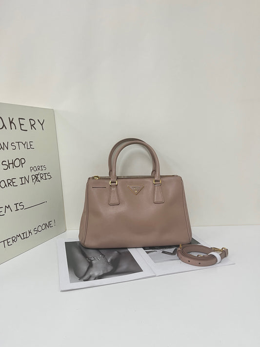 Prada - Saffiano Lux - Leather - Pink - (medium)