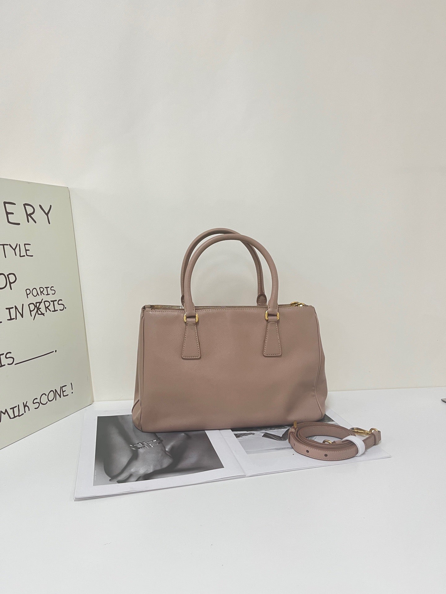 Prada - Saffiano Lux - Leather - Pink - (medium)