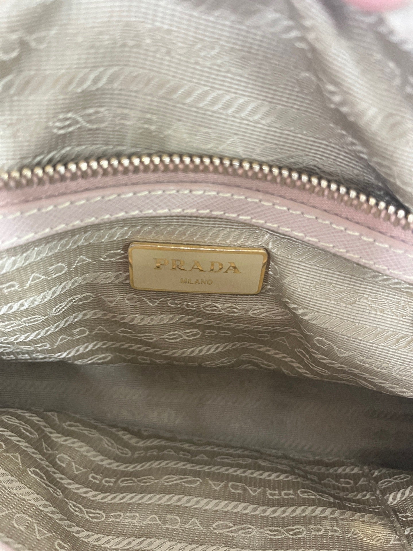 Prada - Saffiano Lux - Leather - Pink - (medium)