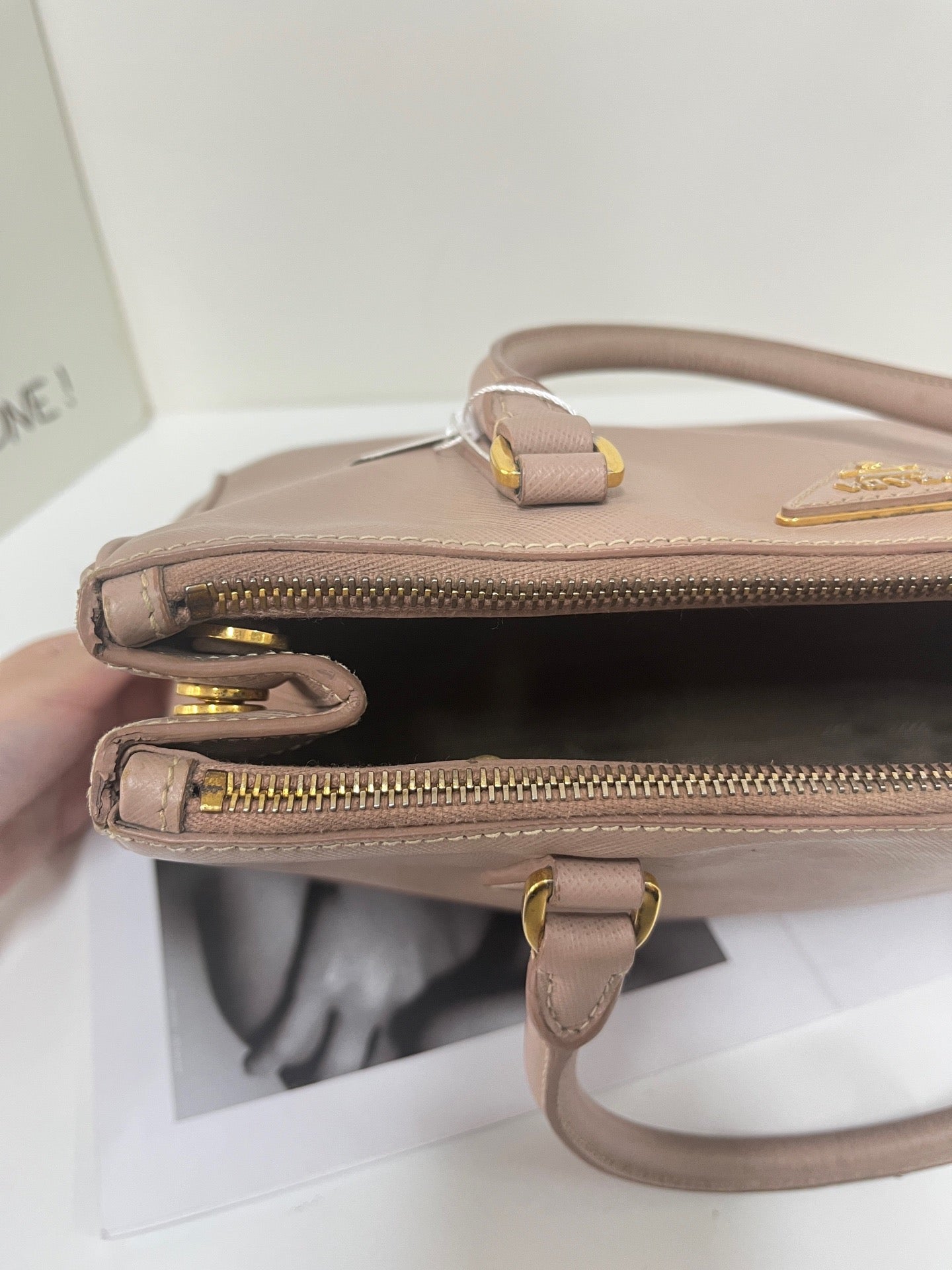 Prada - Saffiano Lux - Leather - Pink - (medium)