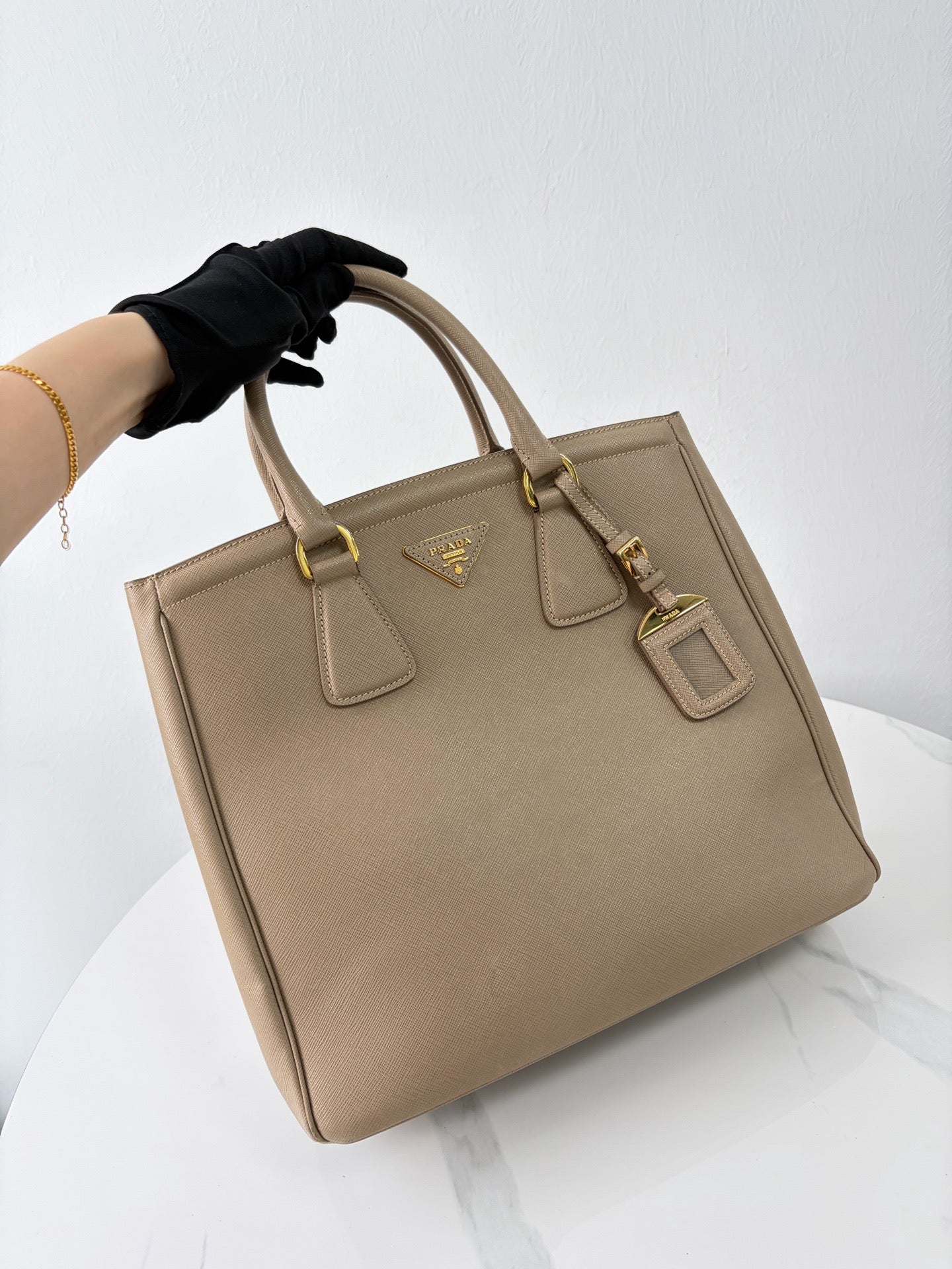 Prada - Saffiano Lux Tote - Leather - Beige - (large)