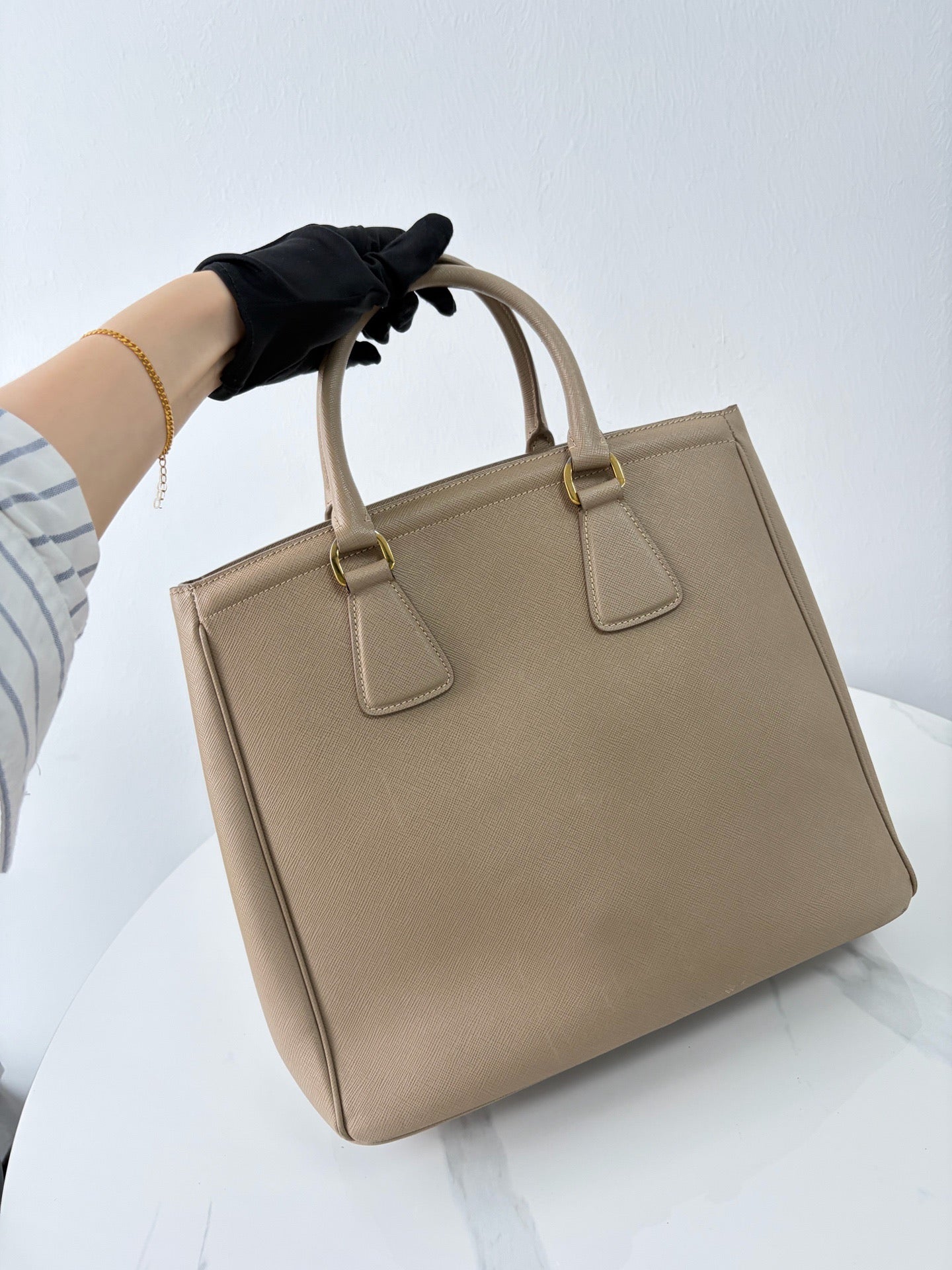 Prada - Saffiano Lux Tote - Leather - Beige - (large)