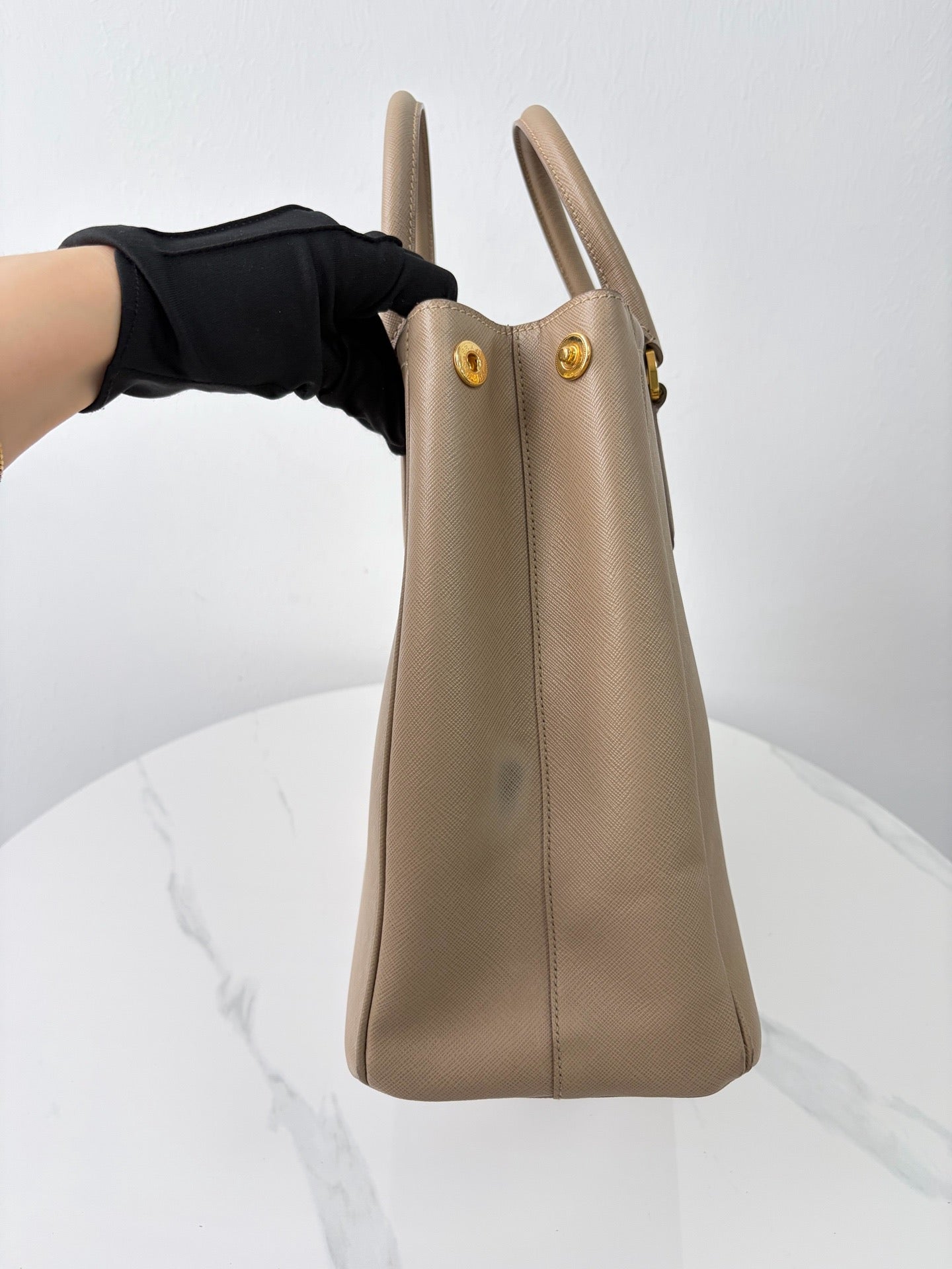 Prada - Saffiano Lux Tote - Leather - Beige - (large)