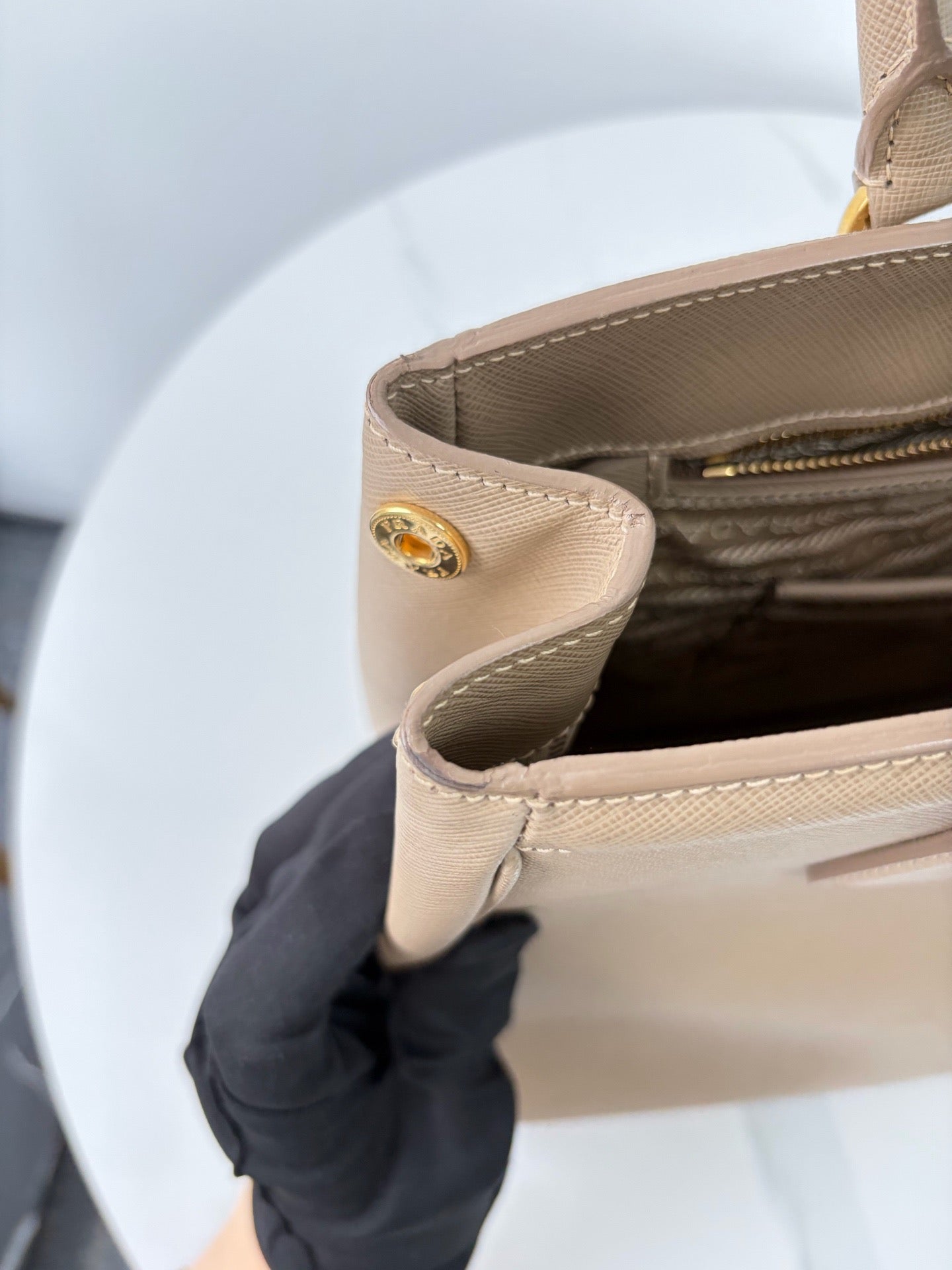 Prada - Saffiano Lux Tote - Leather - Beige - (large)