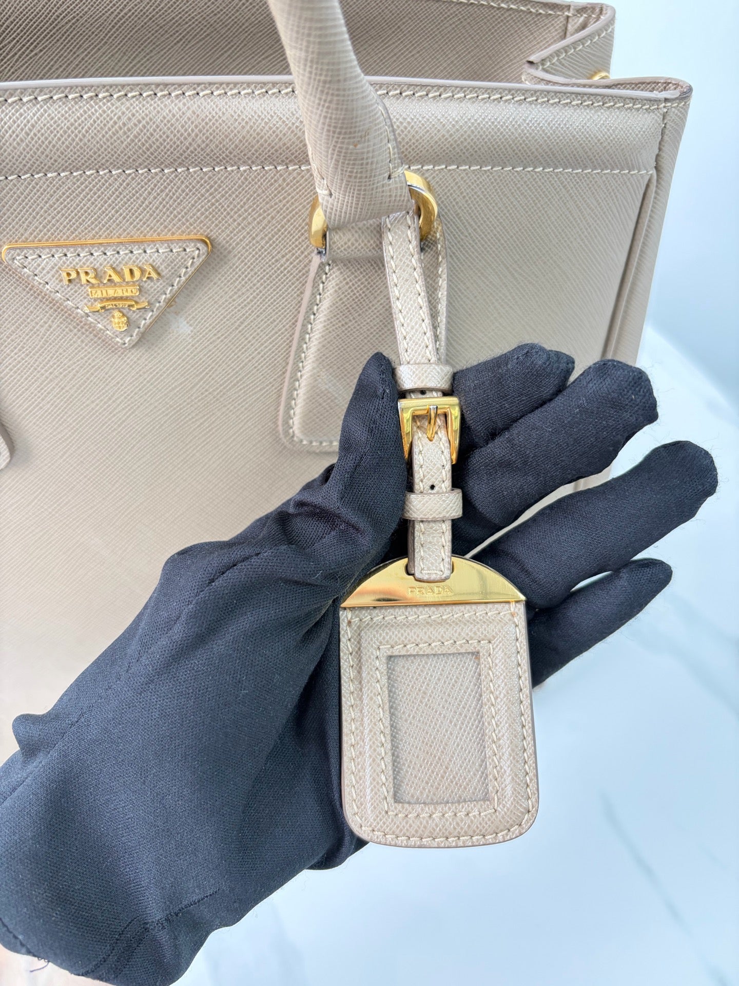 Prada - Saffiano Lux Tote - Leather - Beige - (large)