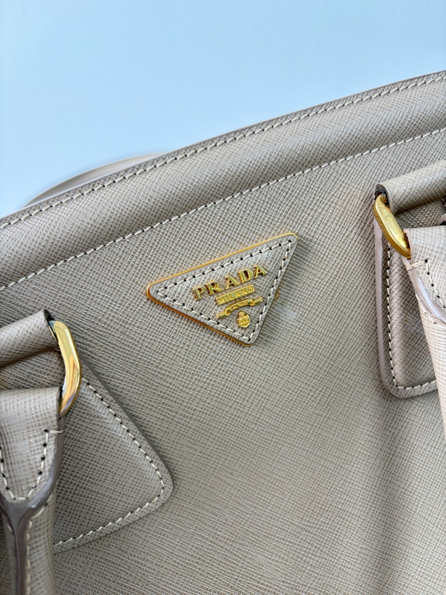 Prada - Saffiano Lux Tote - Leather - Beige - (large)