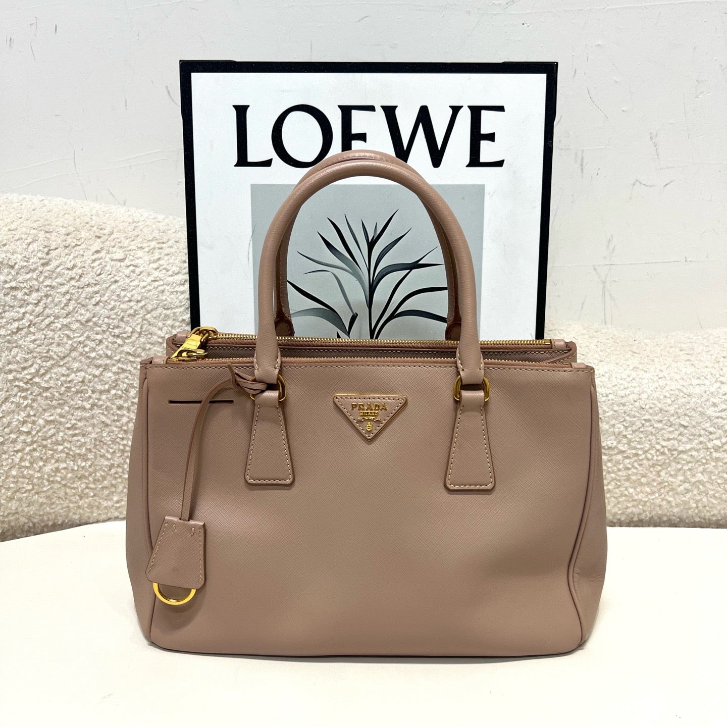 Prada - Saffiano Lux Tote - Leather - Beige - (medium)