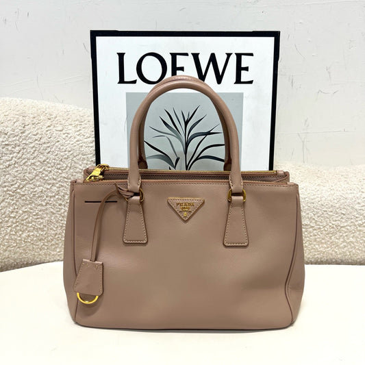 Prada - Saffiano Lux Tote - Leather - Beige - (medium)