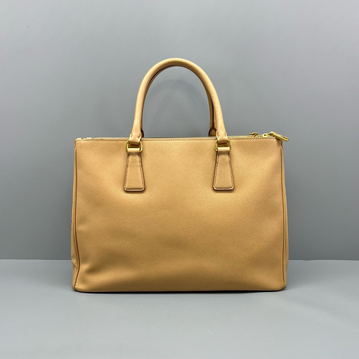 Prada - Saffiano Lux Tote - Leather - Beige - (medium)