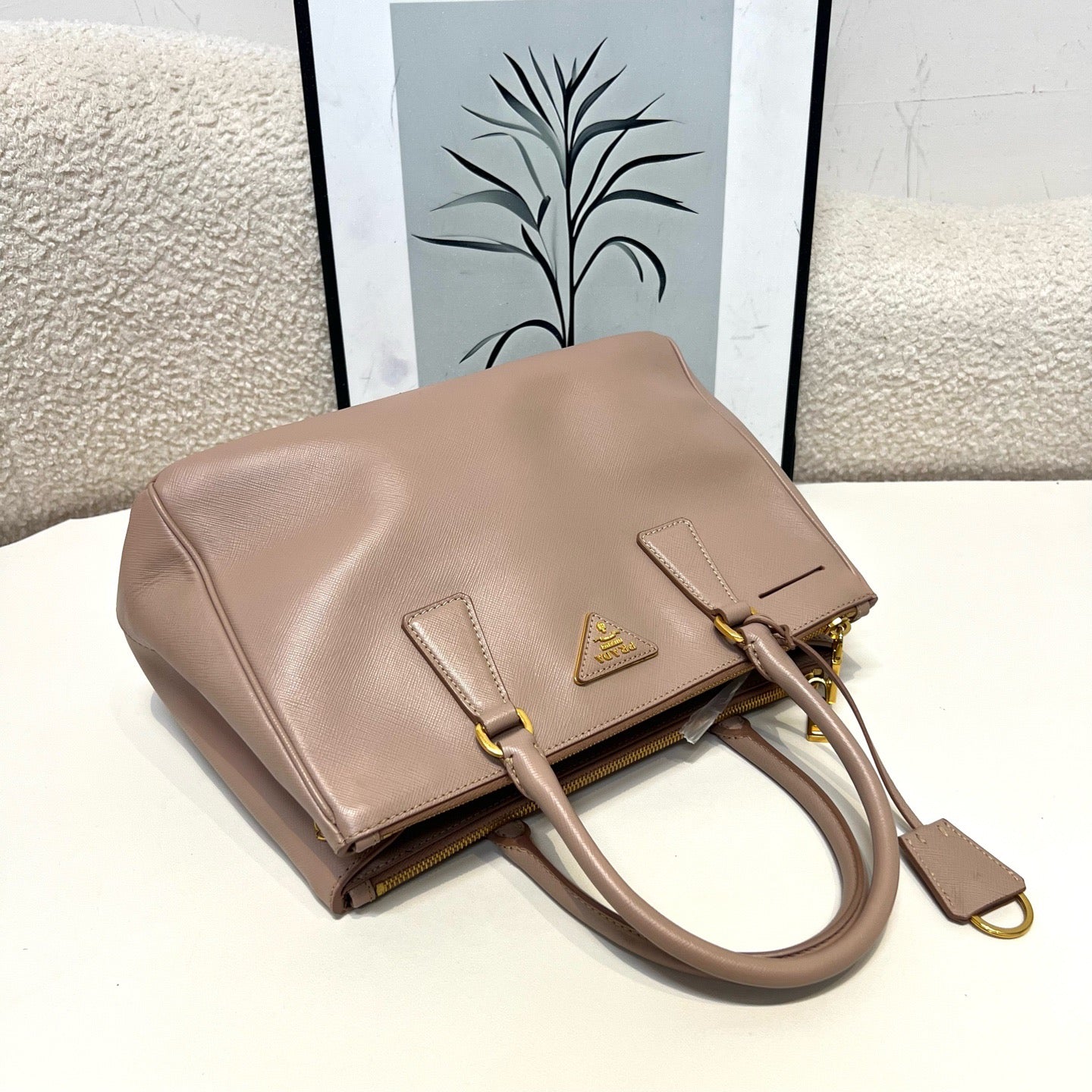 Prada - Saffiano Lux Tote - Leather - Beige - (medium)