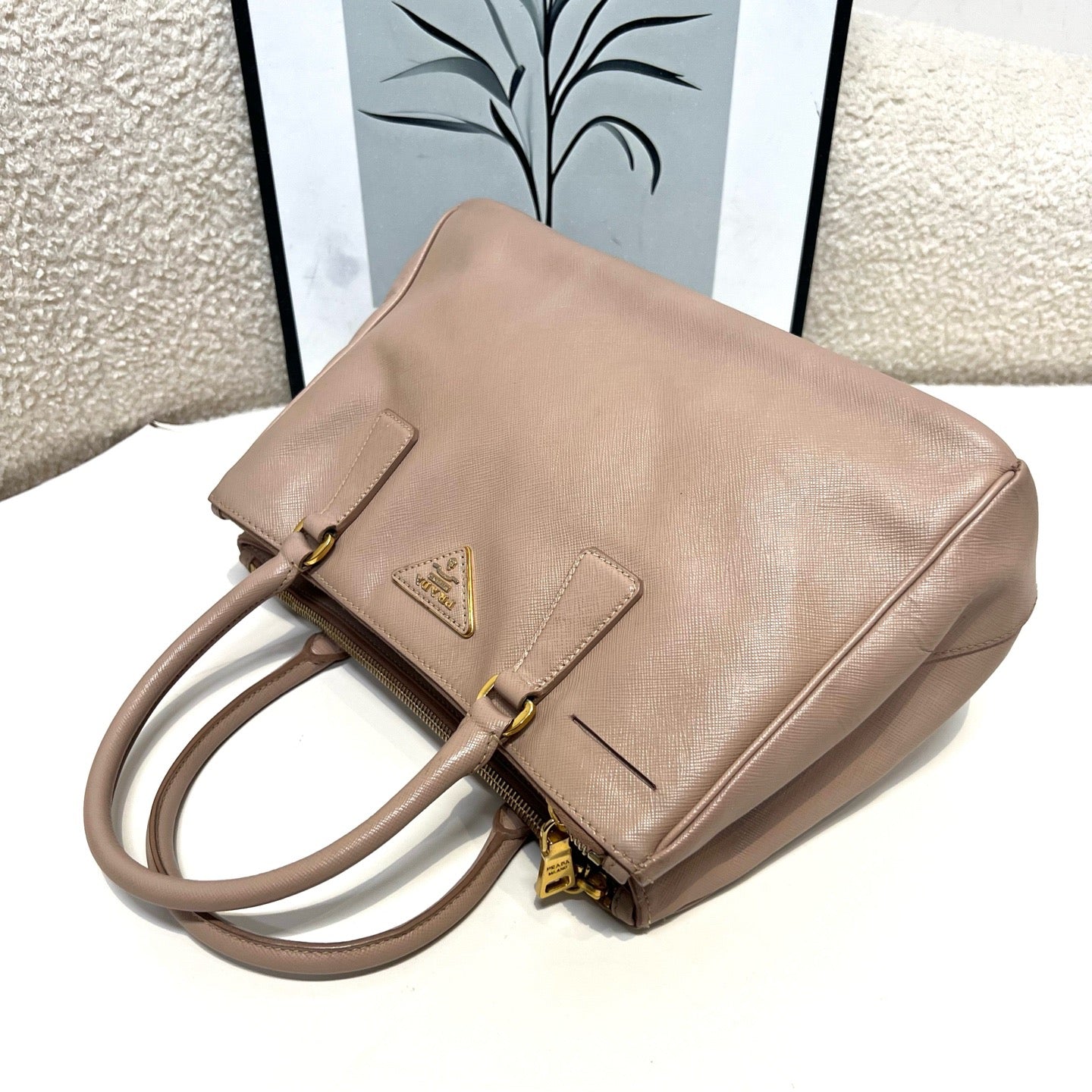 Prada - Saffiano Lux Tote - Leather - Beige - (medium)