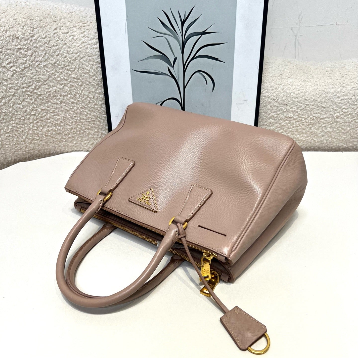 Prada - Saffiano Lux Tote - Leather - Beige - (medium)