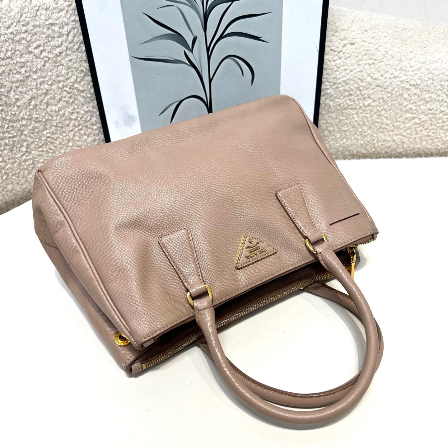 Prada - Saffiano Lux Tote - Leather - Beige - (medium)
