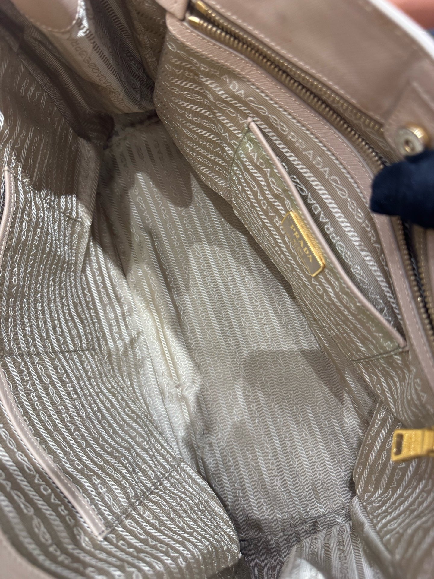 Prada - Saffiano Lux Tote - Leather - Beige - (medium)