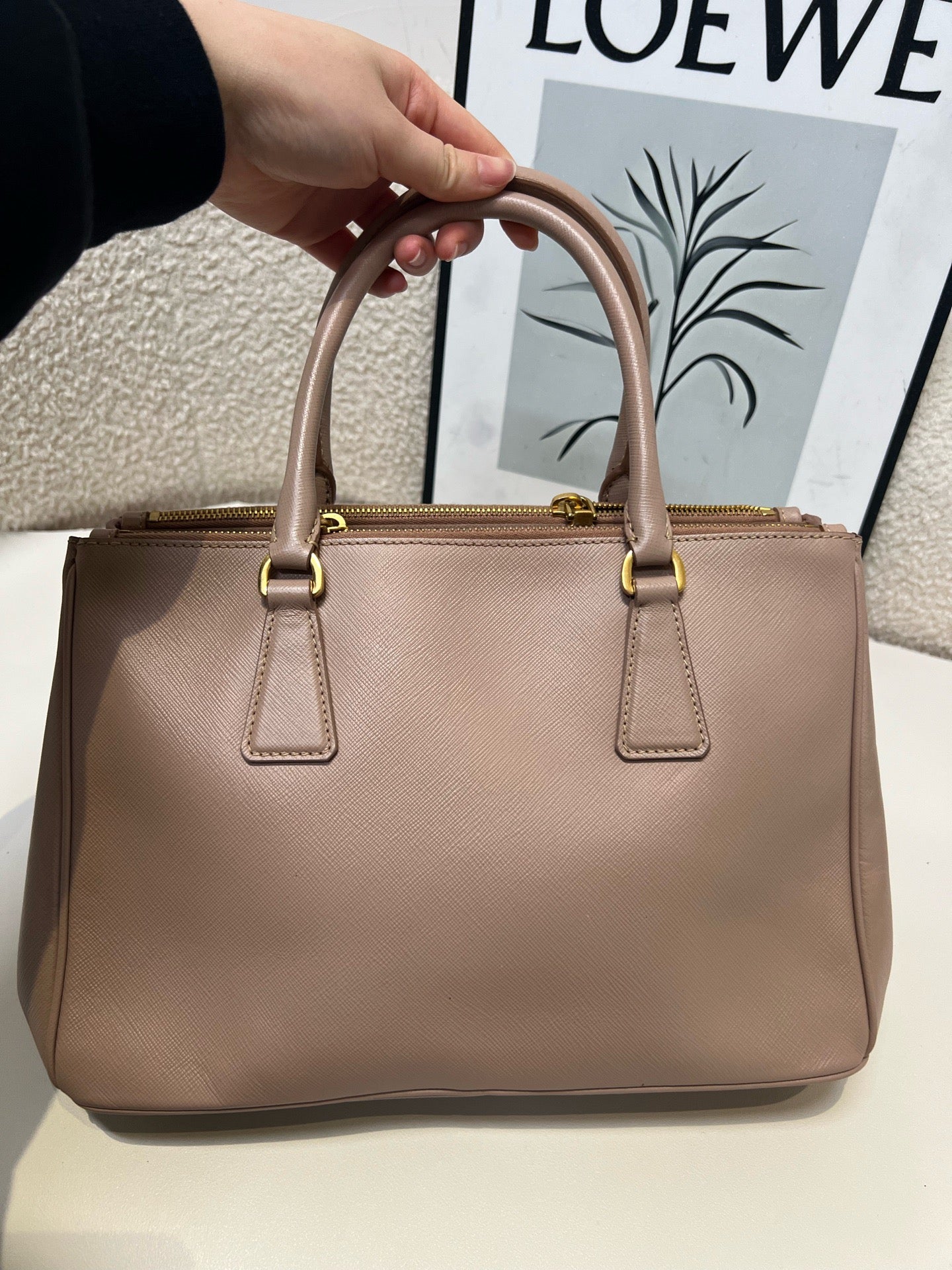 Prada - Saffiano Lux Tote - Leather - Beige - (medium)