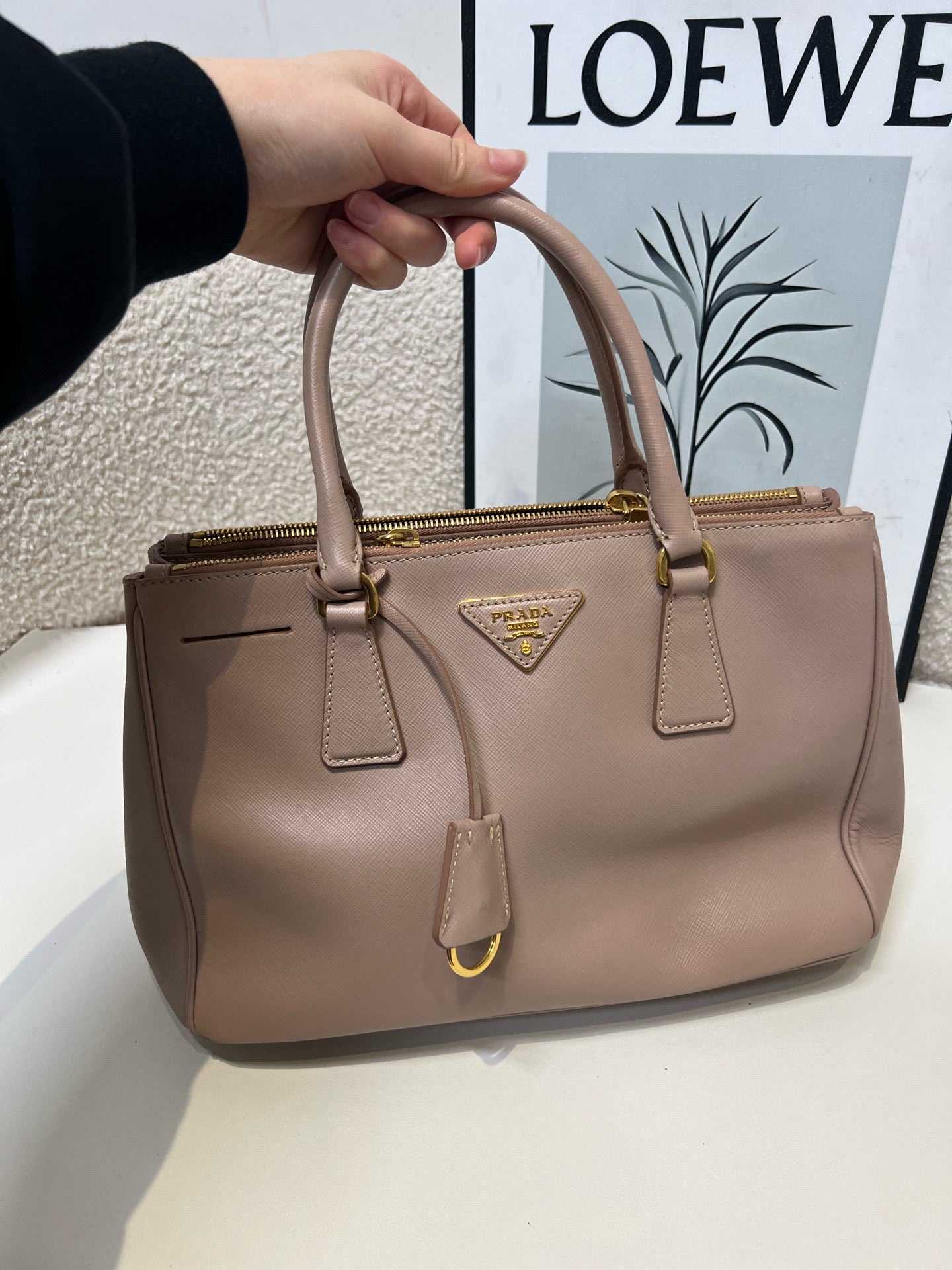 Prada - Saffiano Lux Tote - Leather - Beige - (medium)