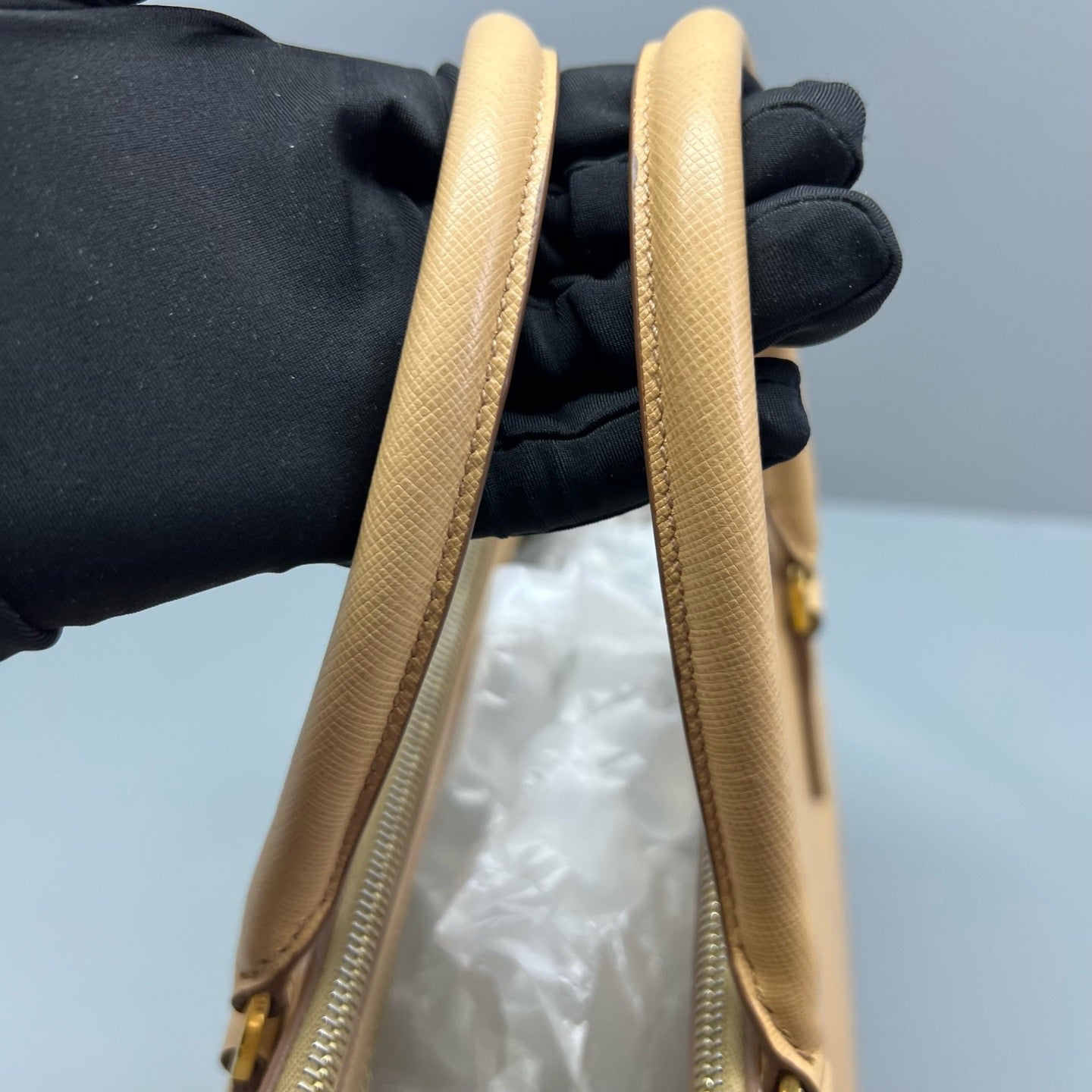 Prada - Saffiano Lux Tote - Leather - Beige - (medium)