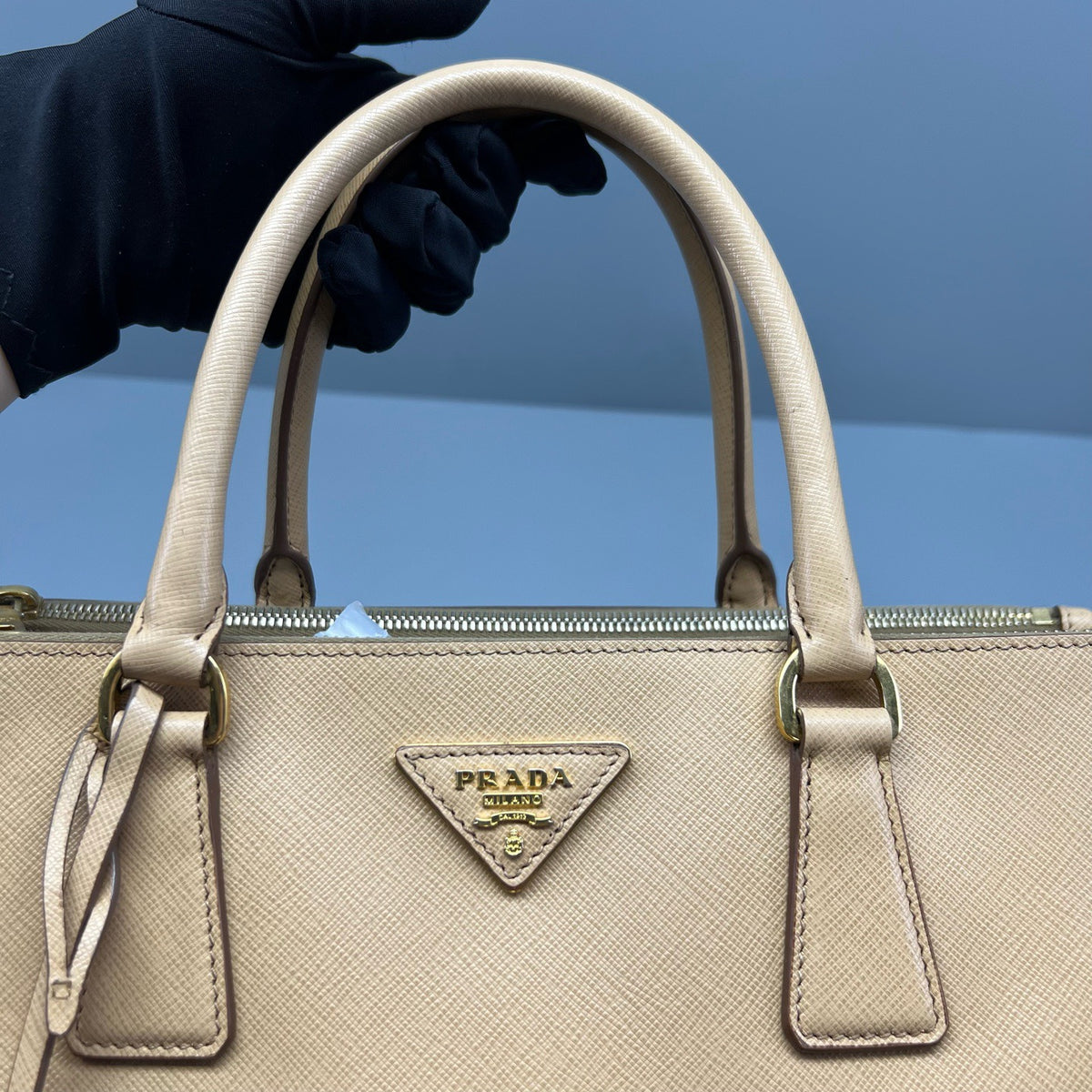 Prada - Saffiano Lux Tote - Leather - Beige - (medium)