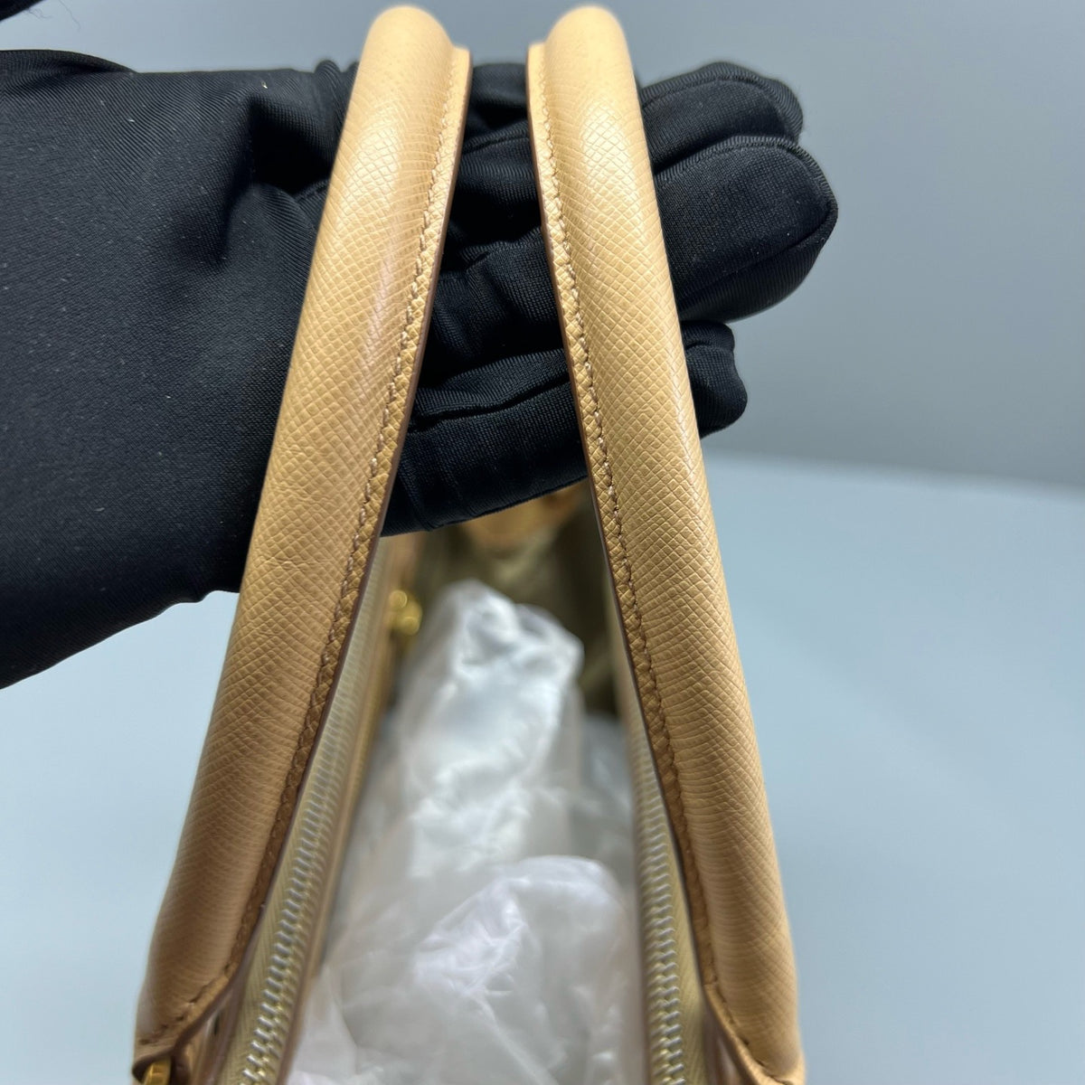 Prada - Saffiano Lux Tote - Leather - Beige - (medium)