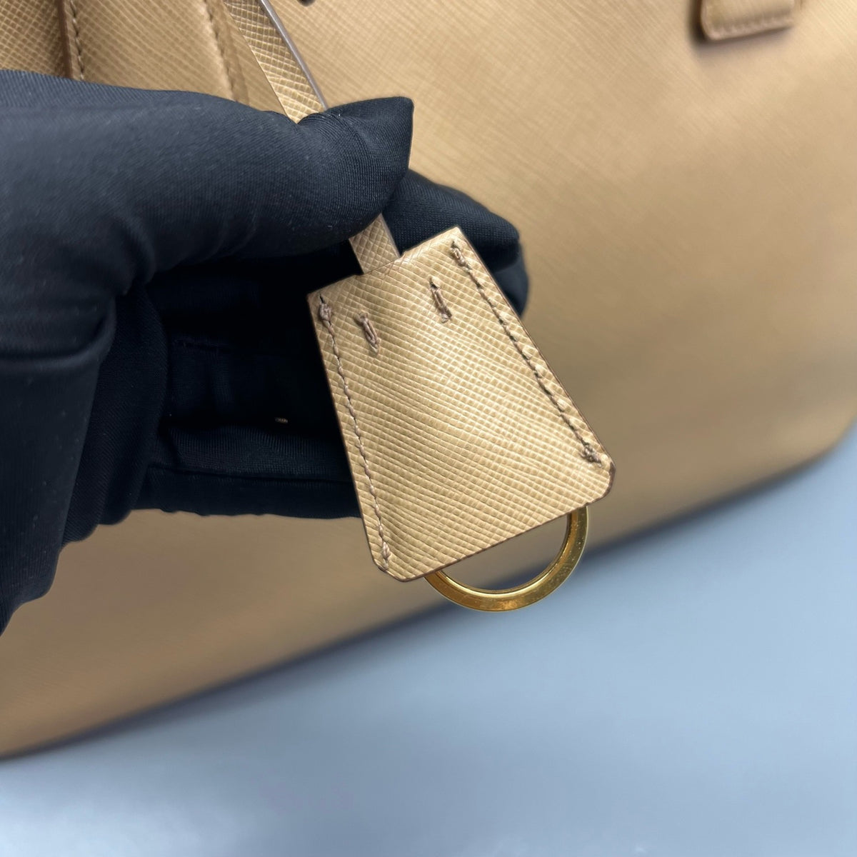 Prada - Saffiano Lux Tote - Leather - Beige - (medium)