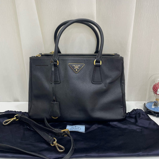 Prada - Saffiano Lux Tote - Leather - Black - (medium)