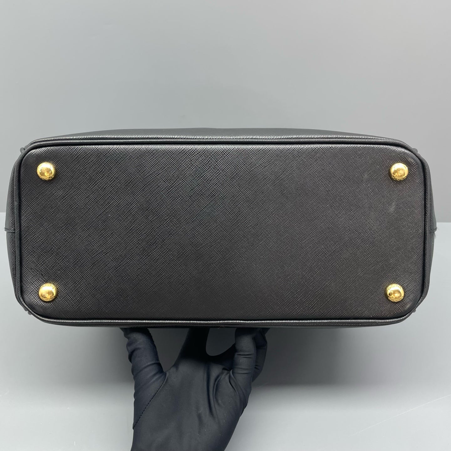Prada - Saffiano Lux Tote - Leather - Black - (medium)