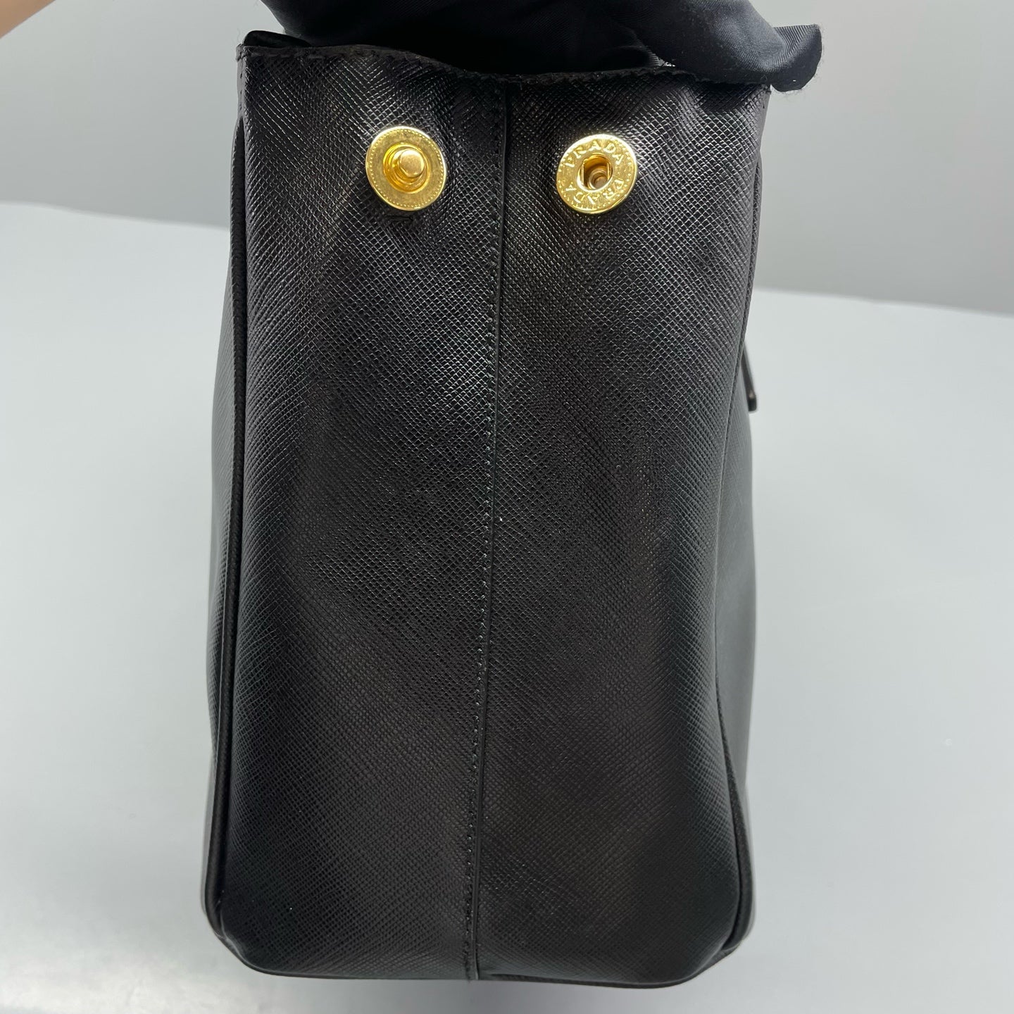 Prada - Saffiano Lux Tote - Leather - Black - (medium)
