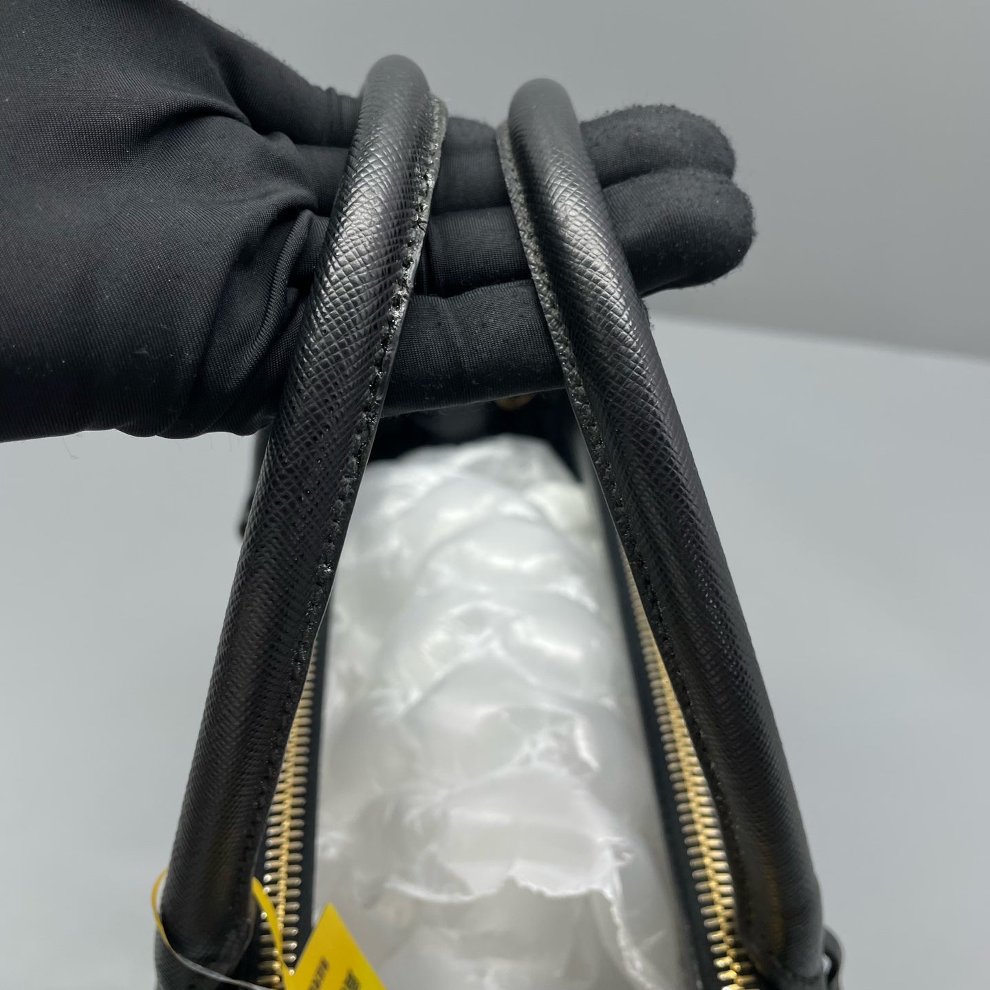 Prada - Saffiano Lux Tote - Leather - Black - (medium)