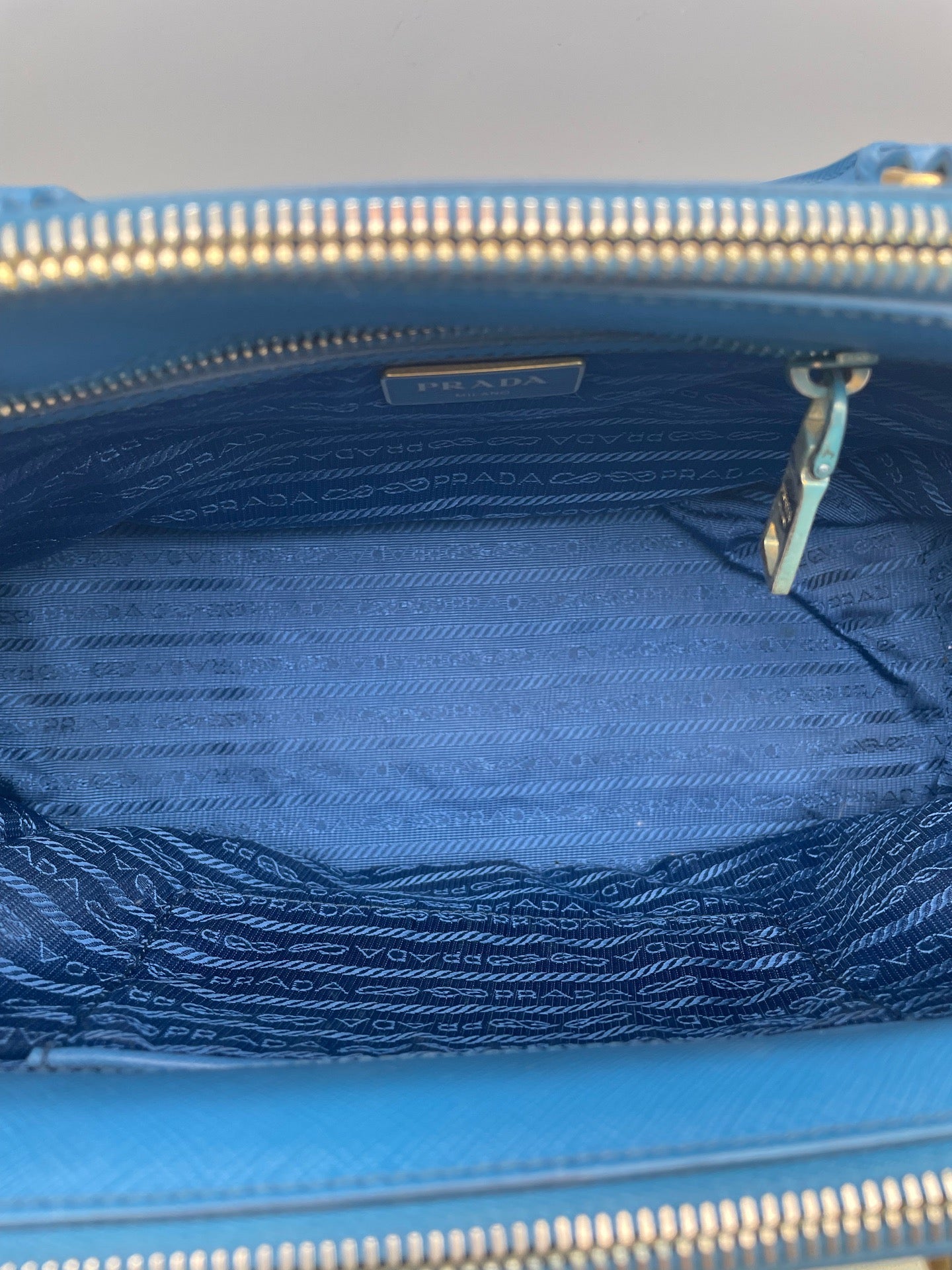 Prada - Saffiano Lux Tote - Leather - Blue - (Medium)