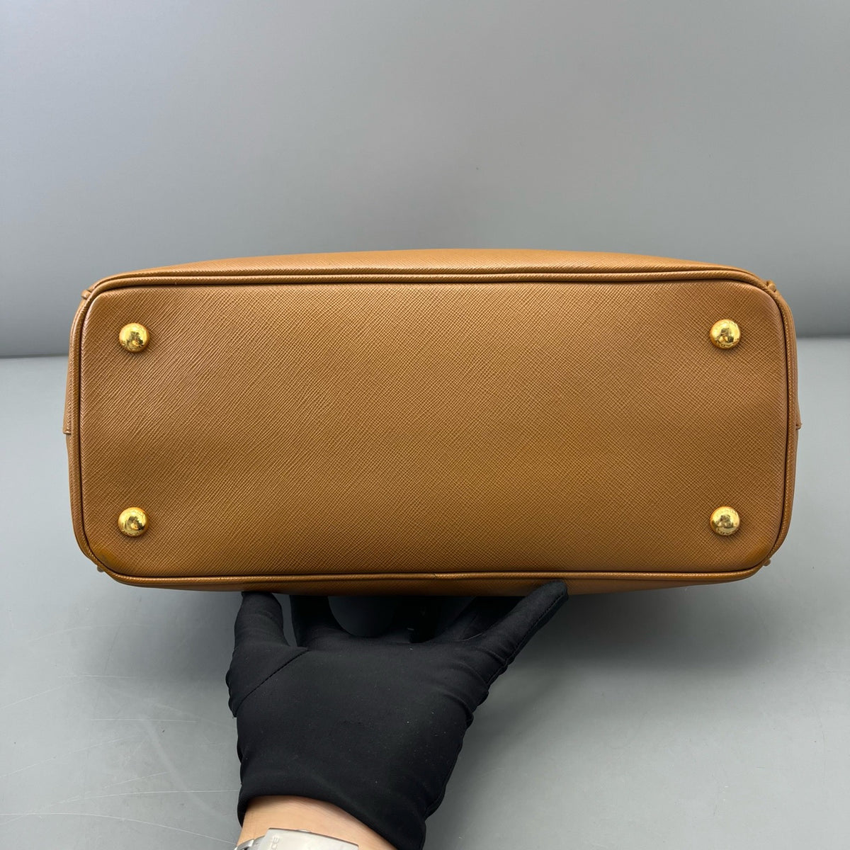 Prada - Saffiano Lux Tote - Leather - Camel - (medium)