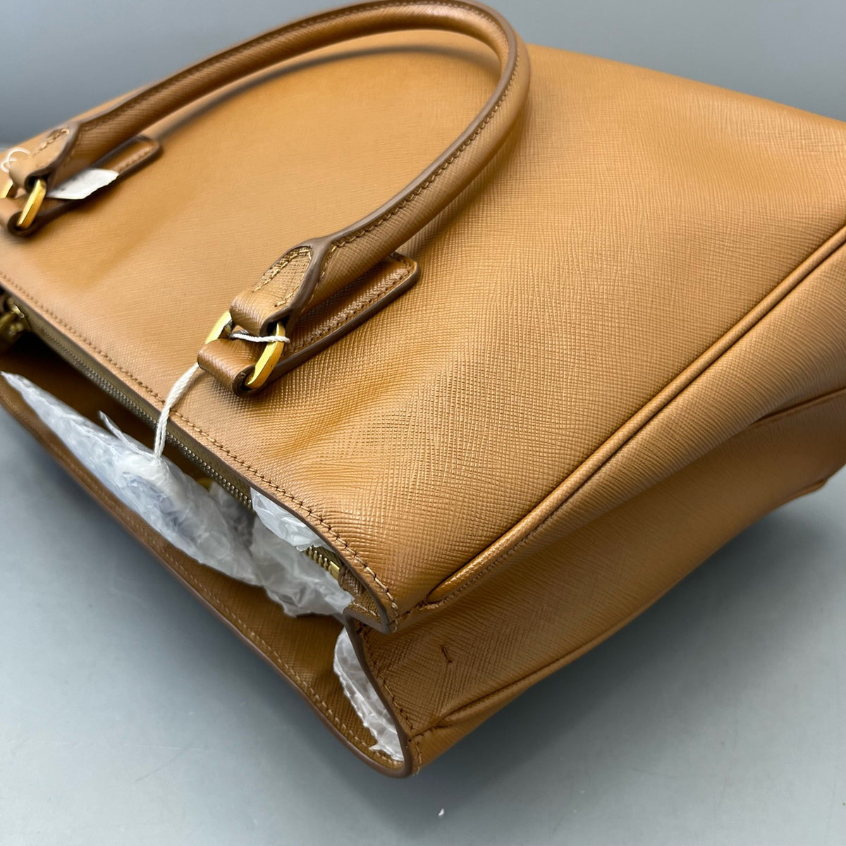 Prada - Saffiano Lux Tote - Leather - Camel - (medium)