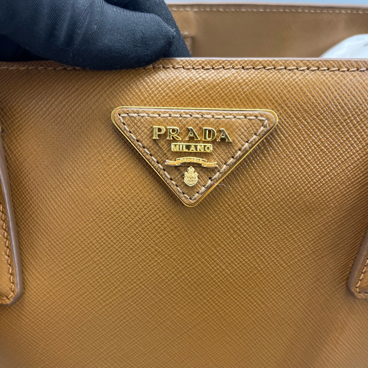 Prada - Saffiano Lux Tote - Leather - Camel - (medium)