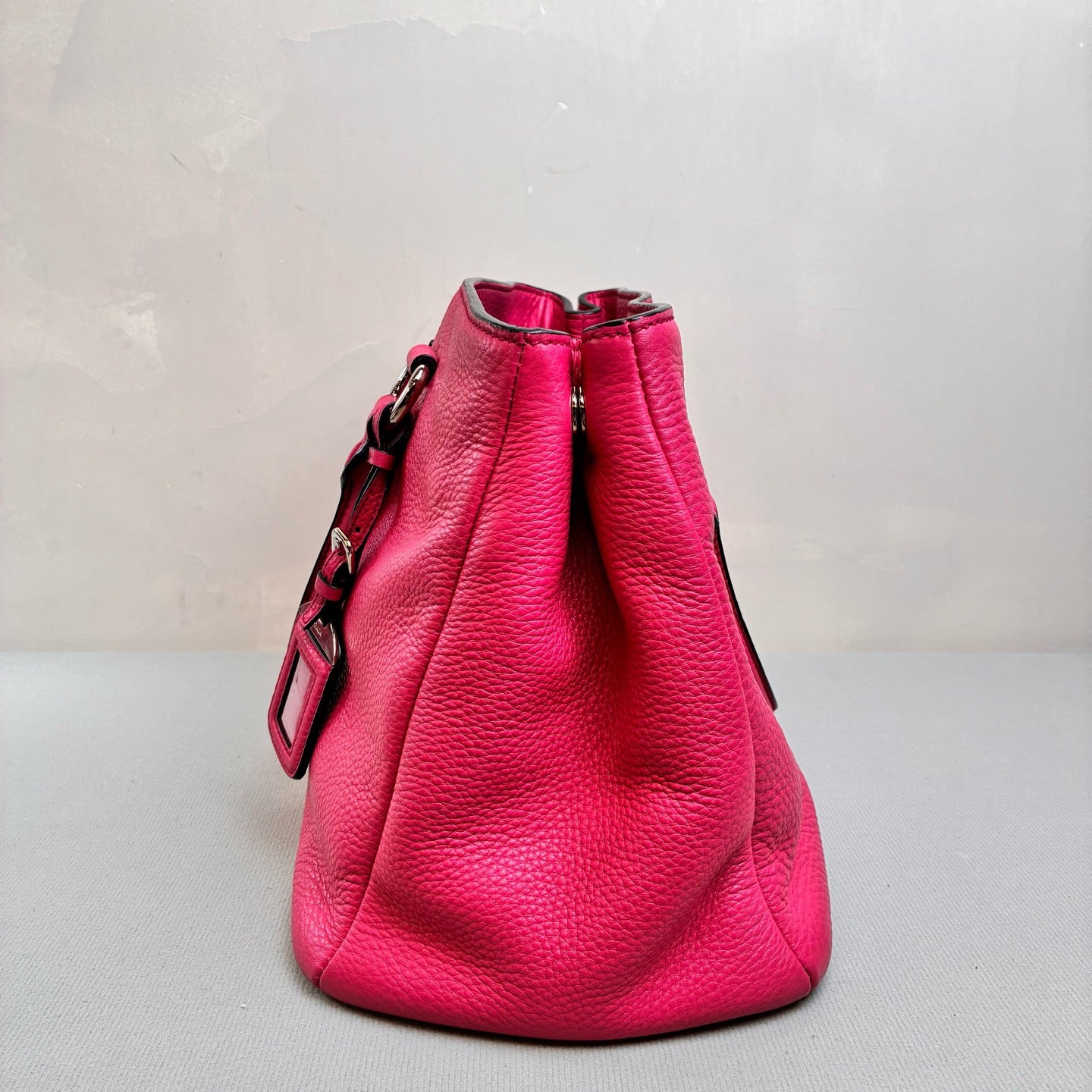 Prada - Saffiano Lux Tote - Leather - Pink - (large)