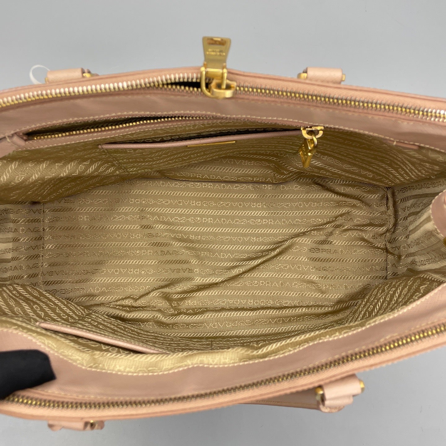Prada - Saffiano Lux Tote - Leather - Pink - (large)