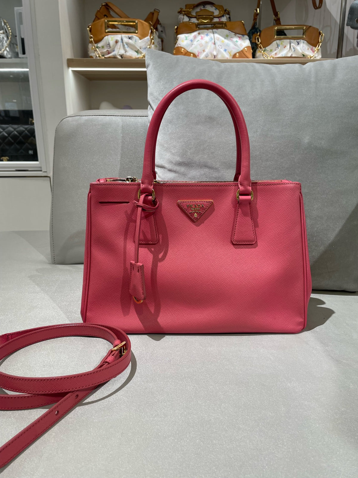 Prada - Saffiano Lux Tote - Leather - Pink - (medium)
