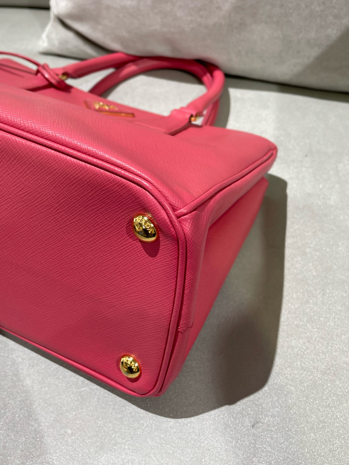 Prada - Saffiano Lux Tote - Leather - Pink - (medium)
