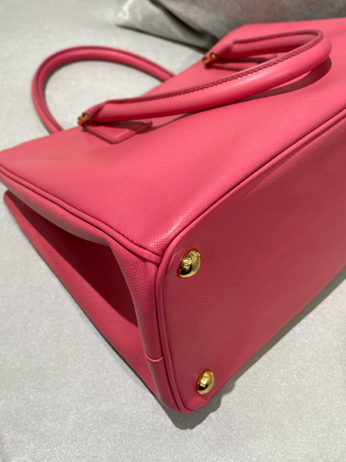 Prada - Saffiano Lux Tote - Leather - Pink - (medium)