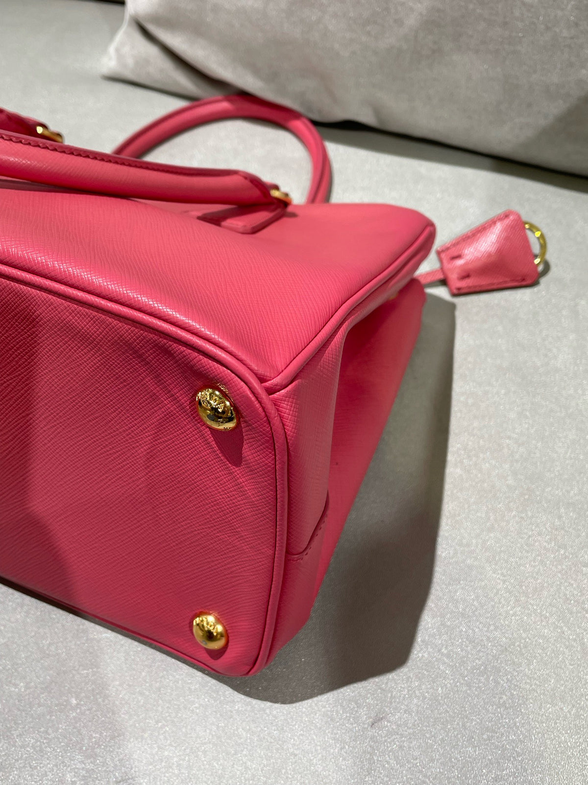 Prada - Saffiano Lux Tote - Leather - Pink - (medium)