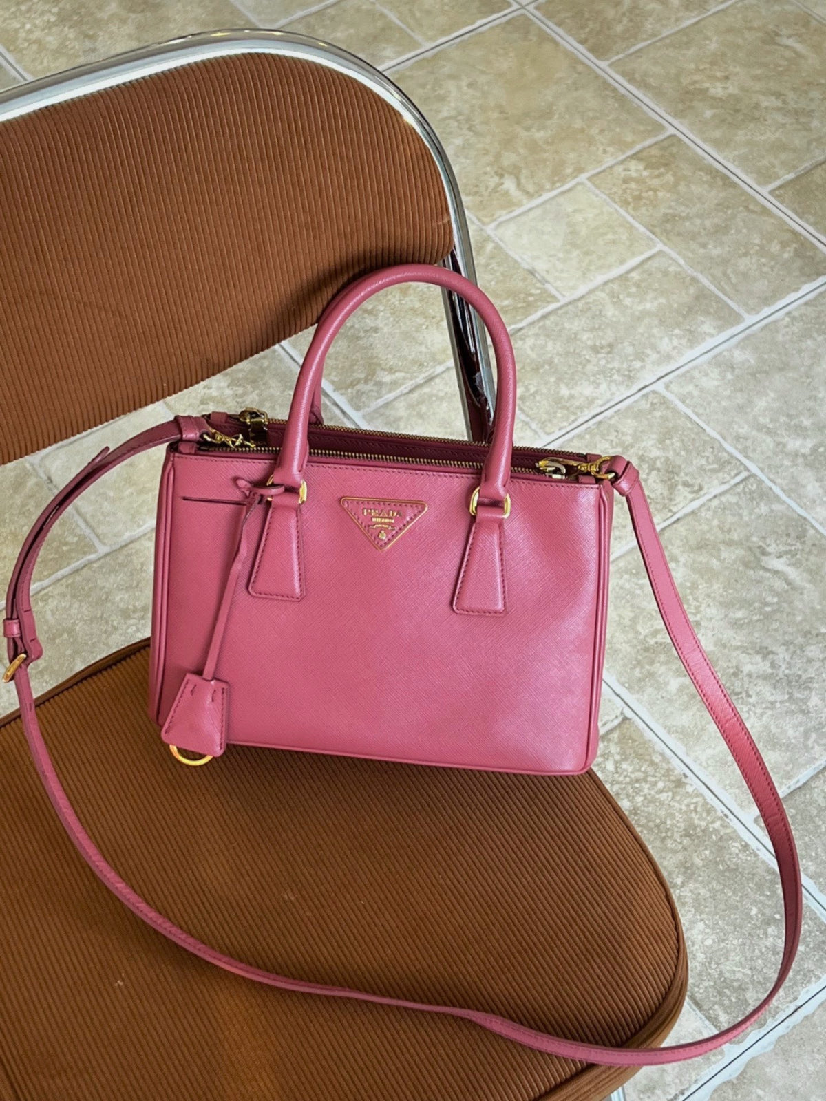Prada - Saffiano Lux Tote - Leather - Pink - (small)