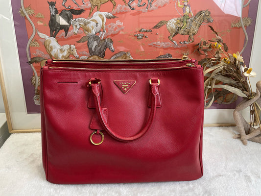 Prada - Saffiano Lux Tote - Leather - Red - (large)