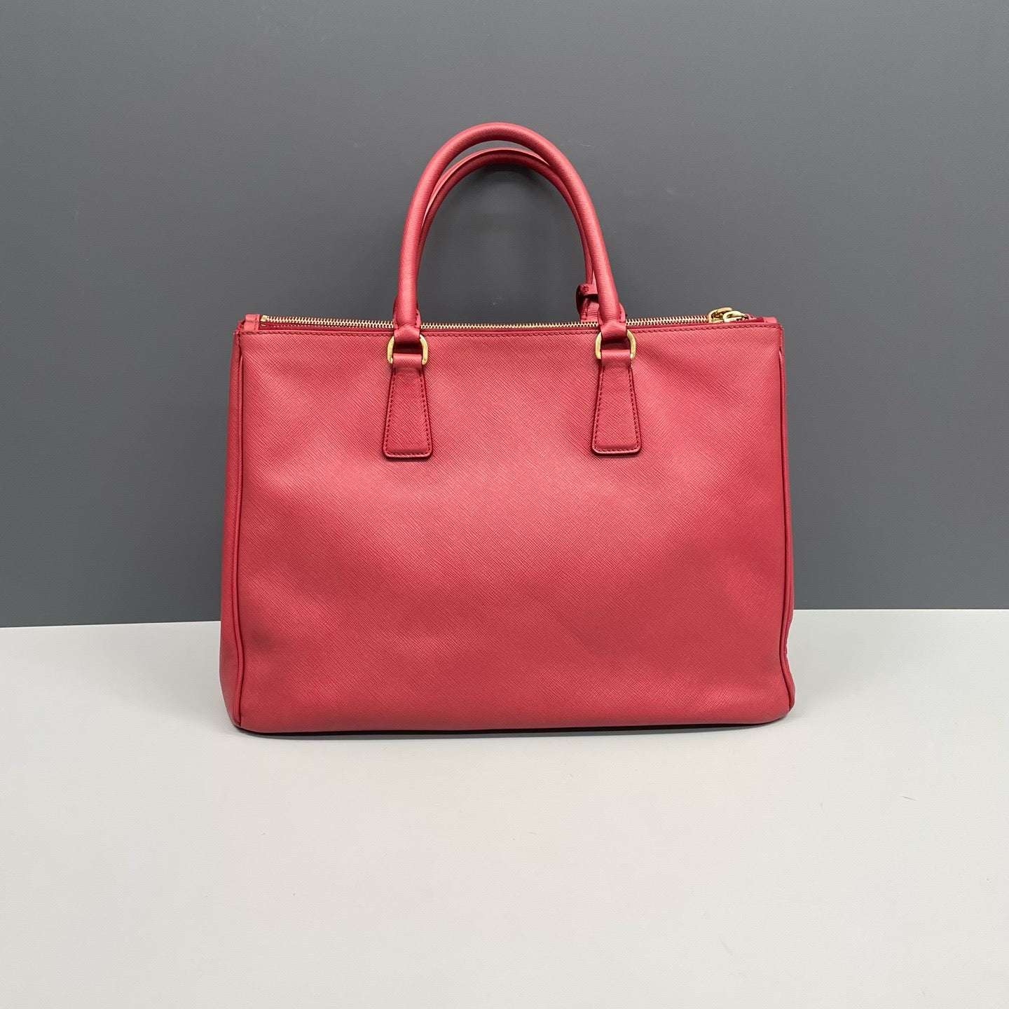 Prada - Saffiano Lux Tote - Leather - Red - (large)