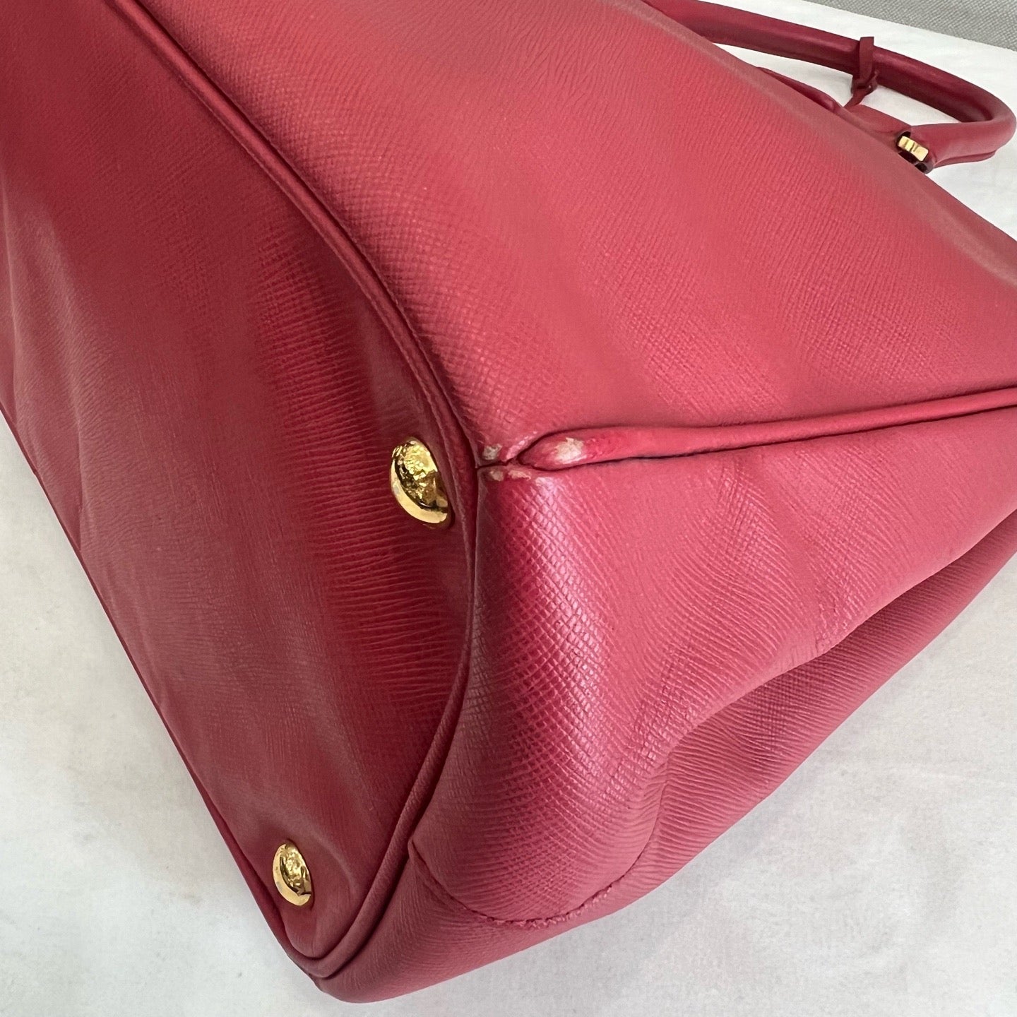 Prada - Saffiano Lux Tote - Leather - Red - (large)