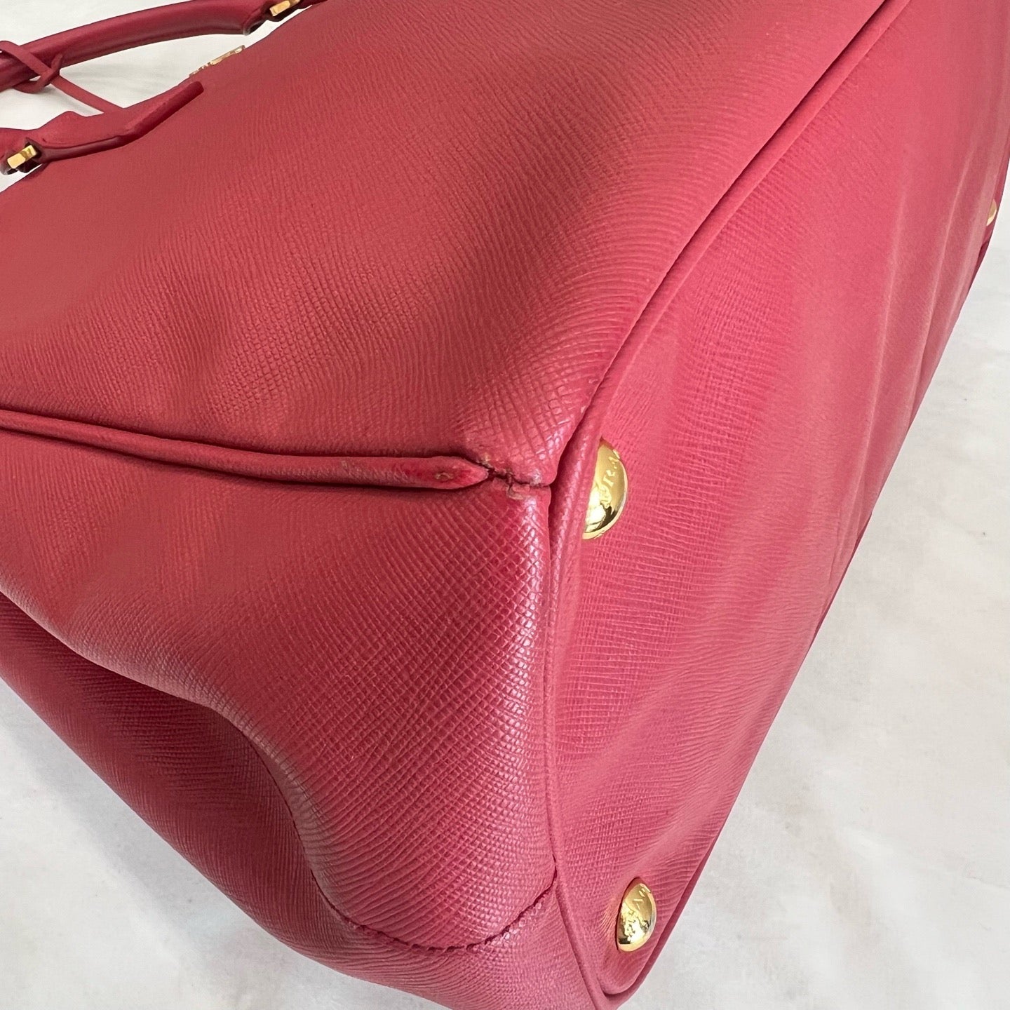 Prada - Saffiano Lux Tote - Leather - Red - (large)