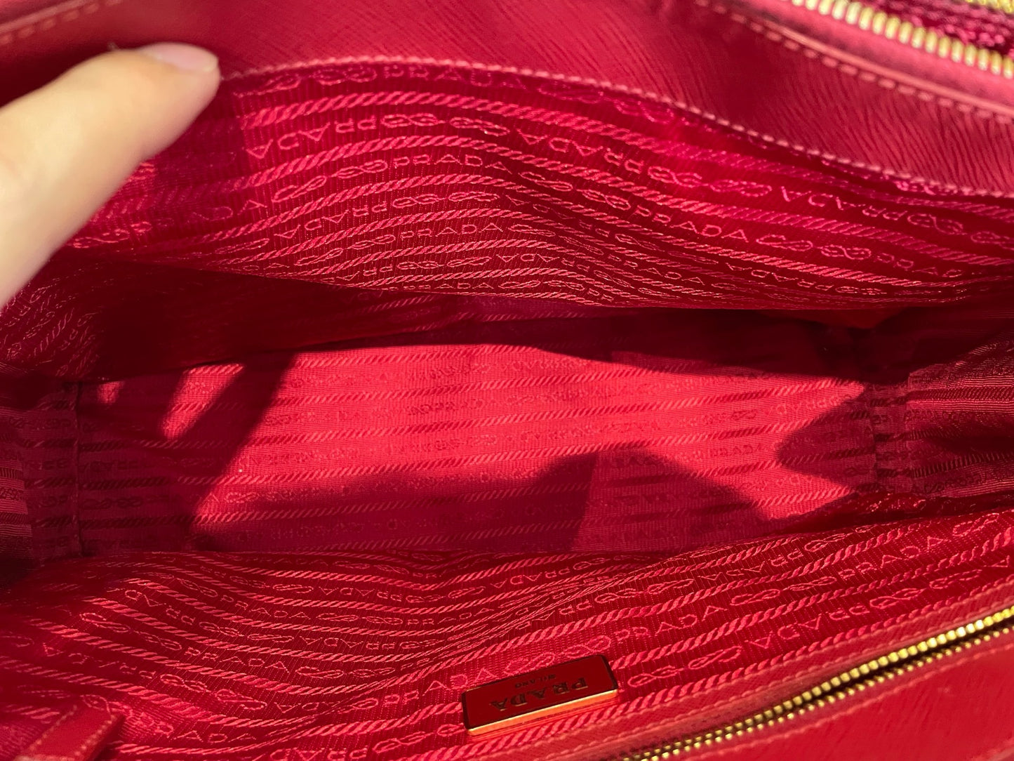 Prada - Saffiano Lux Tote - Leather - Red - (large)