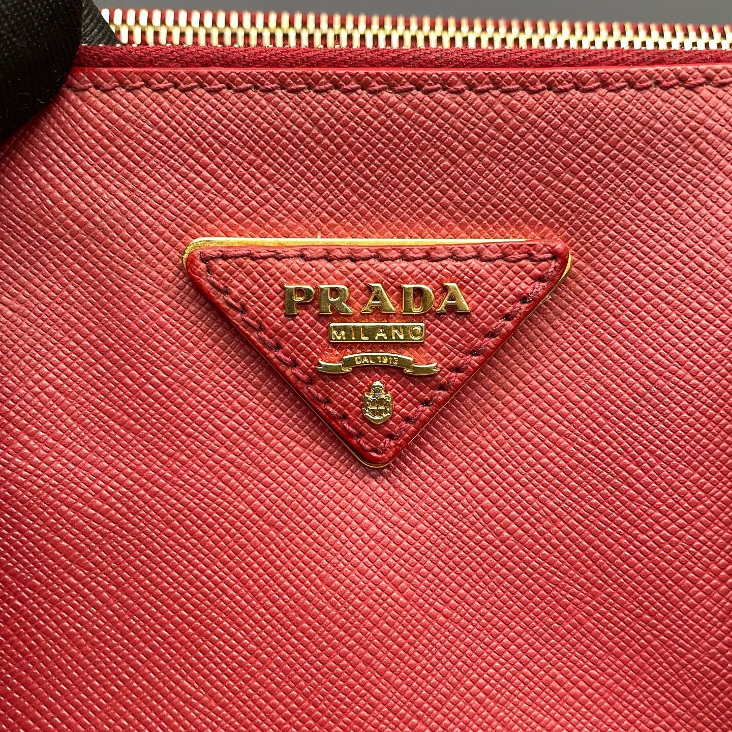 Prada - Saffiano Lux Tote - Leather - Red - (large)