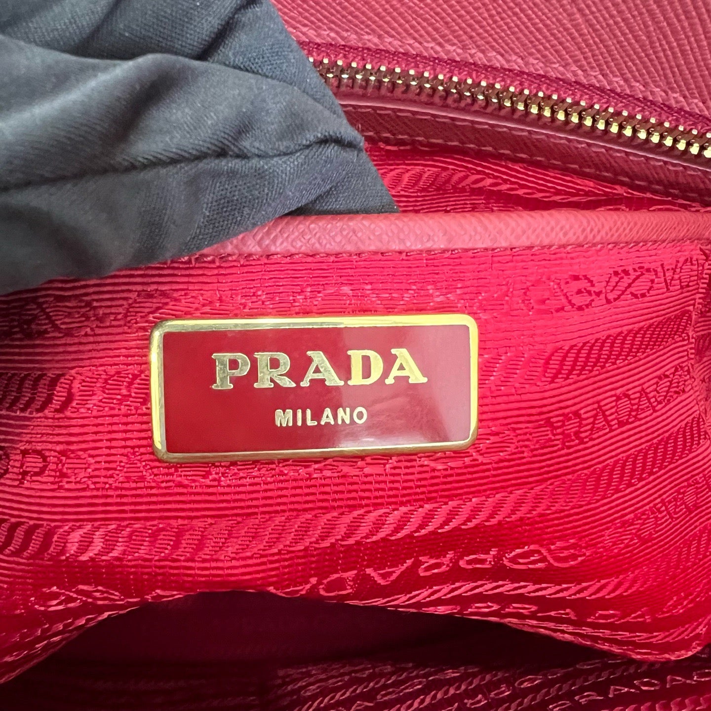 Prada - Saffiano Lux Tote - Leather - Red - (large)